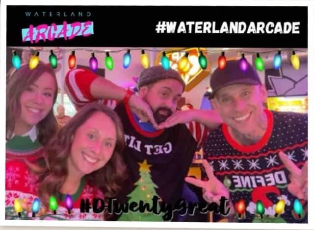 Friends in a Waterland Arcade holiday photo